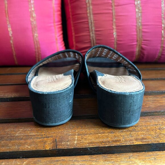 GENTLE SOULS by Kenneth Cole Womens Gisele Slide - size 7M - Picture 4 of 6